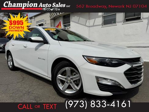 Used 2024 Chevrolet Malibu LT image 1