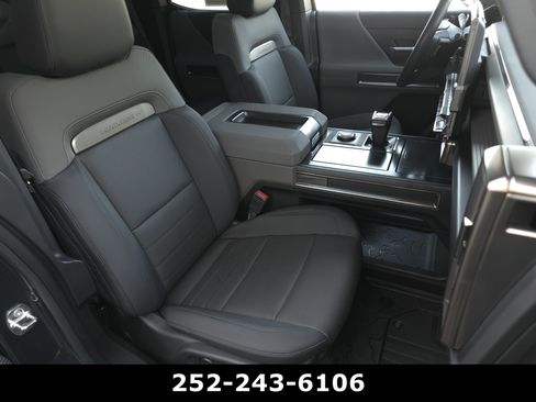 Used 2025 GMC Hummer EV 3X AWD/4WD image 42