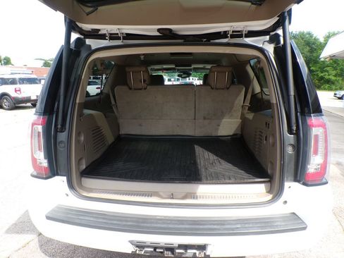Used 2015 GMC Yukon XL SLT w/ Open Road Package AWD/4WD image 9