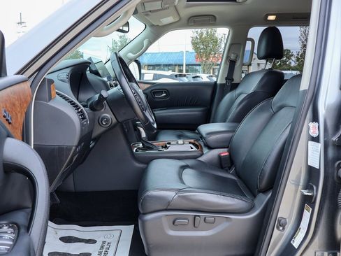 Used 2023 Nissan Armada SL image 7