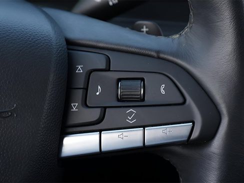 Used 2024 Cadillac XT4 Premium Luxury w/ Cold Weather Package image 27