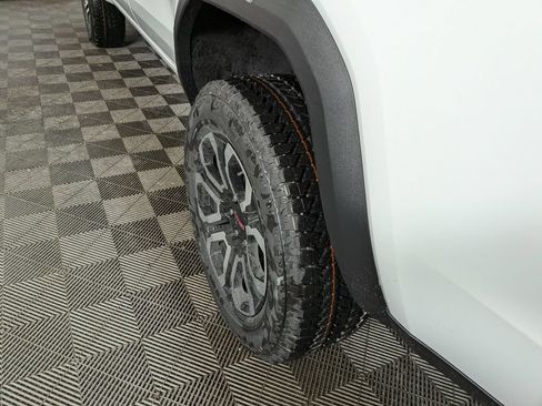 New 2026 GMC Canyon AT4 w/ Technology Plus Package AWD/4WD image 12