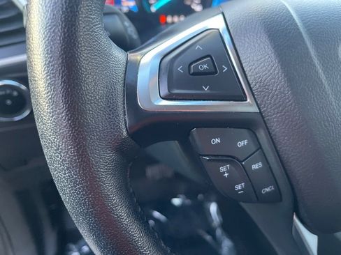 Used 2024 Ford Edge SEL image 8