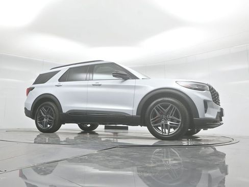 New 2026 Ford Explorer ST w/ Sun And Sound Package image 45