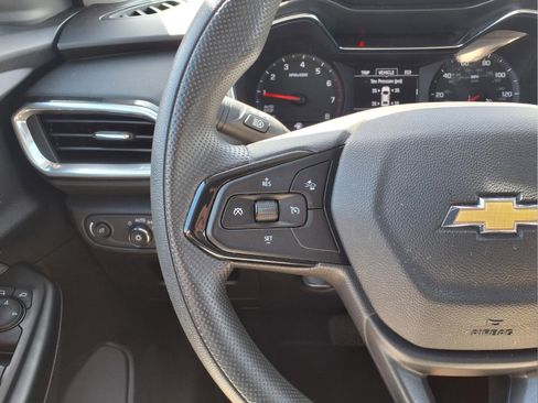 Used 2023 Chevrolet TrailBlazer LT FWD image 12