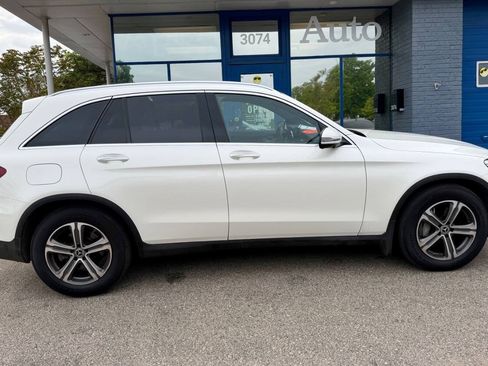 Used 2017 Mercedes-Benz GLC 300 4MATIC image 2