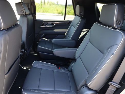 New 2026 GMC Yukon Elevation image 13