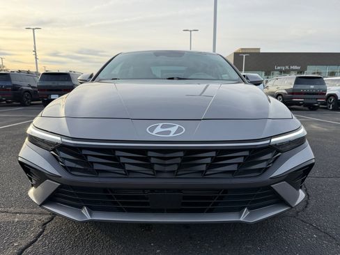 Certified 2024 Hyundai Elantra SEL w/ Convenience Package image 23