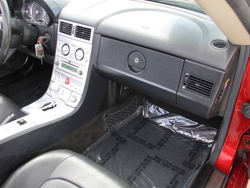 Used 2005 Chrysler Crossfire Limited RWD image 10