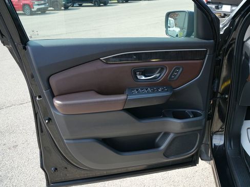 Used 2023 Honda Pilot Elite image 18