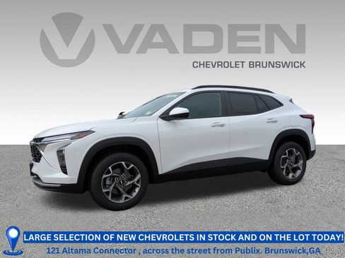 New 2025 Chevrolet Trax LT w/ Driver Confidence Package image 1