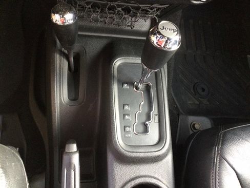 Used 2017 Jeep Wrangler Unlimited Sport w/ Quick Order Package 24S AWD/4WD image 33