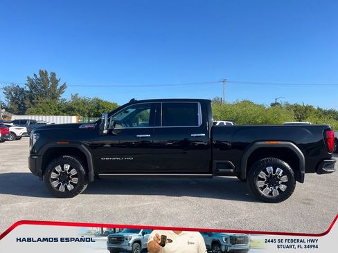 Used 2024 GMC Sierra 2500 Denali w/ Denali Reserve Package image 4