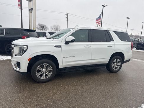 Used 2024 GMC Yukon SLE AWD/4WD image 8