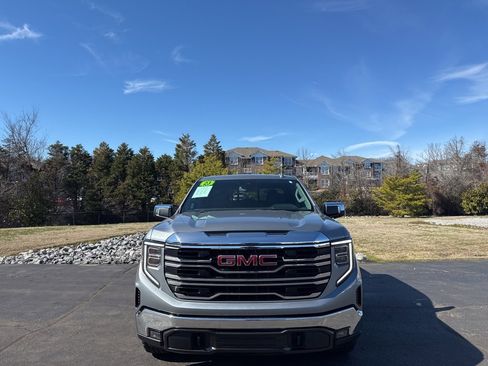 Used 2023 GMC Sierra 1500 SLT w/ SLT Premium Package image 8