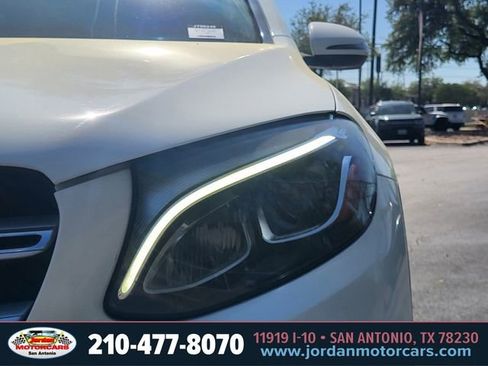 Used 2017 Mercedes-Benz GLC 300 4MATIC image 10