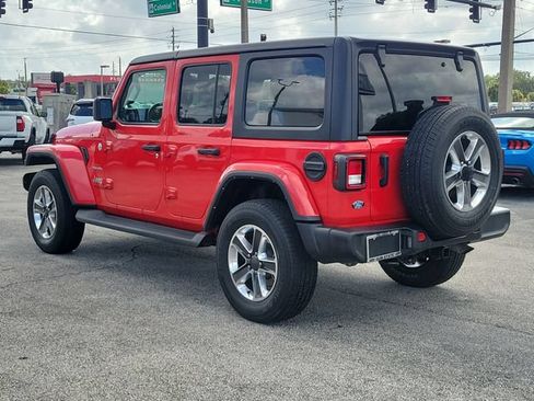 Used 2022 Jeep Wrangler Unlimited Sahara AWD/4WD image 4