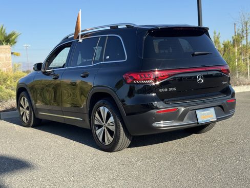 Used 2023 Mercedes-Benz EQB 300 4MATIC image 11