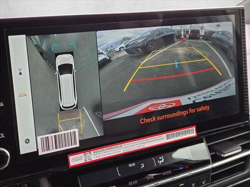 Certified 2025 Toyota Sienna Platinum image 12