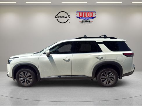 Used 2023 Nissan Pathfinder SV w/ SV Premium Package AWD/4WD image 9