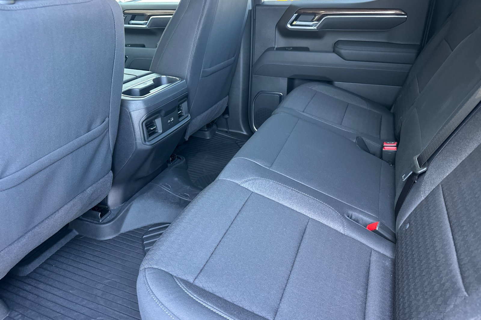 New 2026 Chevrolet Silverado 1500 RST w/ Dark Appearance Package AWD/4WD image 13