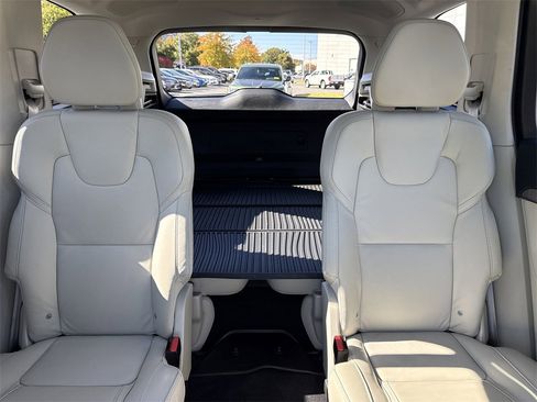 Used 2022 Volvo XC90 T6 Inscription w/ Advanced Package image 31