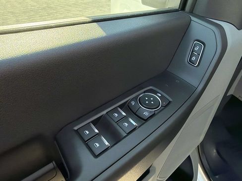 New 2026 Ford F250 XL w/ XL Chrome Package RWD image 17