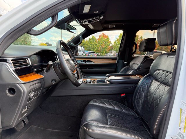 Used 2023 Jeep Grand Wagoneer L Series III w/ Rear Seat Video Group 1 AWD/4WD image 22