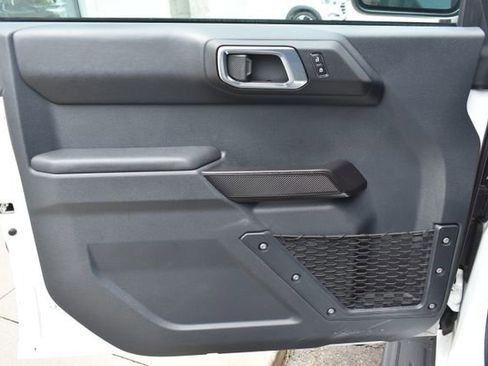 Used 2025 Ford Bronco Outer Banks AWD/4WD image 18