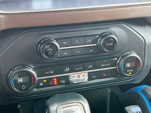 Used 2023 Ford Bronco Outer Banks image 16