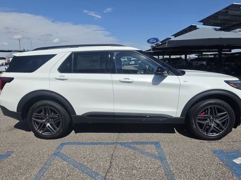 New 2026 Ford Explorer ST-Line w/ ST-Line Street Pack AWD/4WD image 5