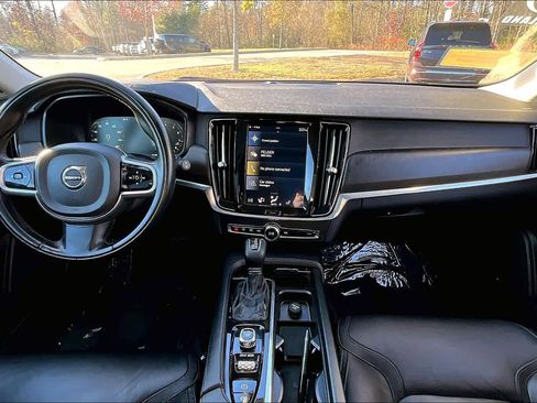 Used 2019 Volvo V90 T5 Cross Country w/ Protection Package Premier image 14