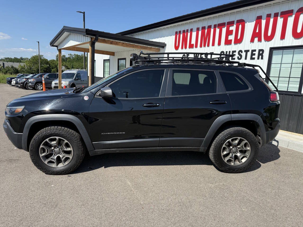 Used 2020 Jeep Cherokee Trailhawk AWD/4WD image 13