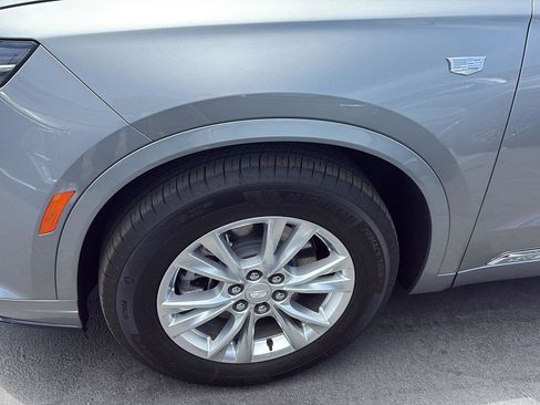 New 2025 Cadillac XT6 Luxury image 32