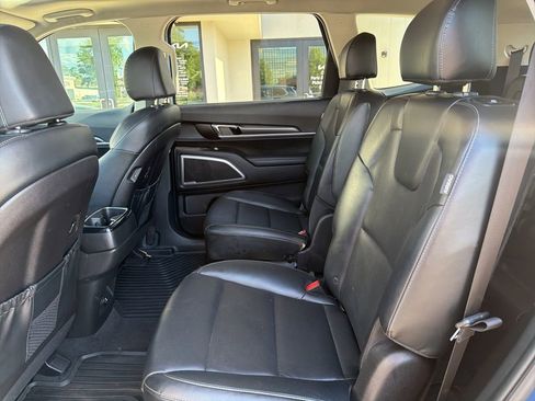 Certified 2023 Kia Telluride S w/ S Sunroof Package AWD/4WD image 18