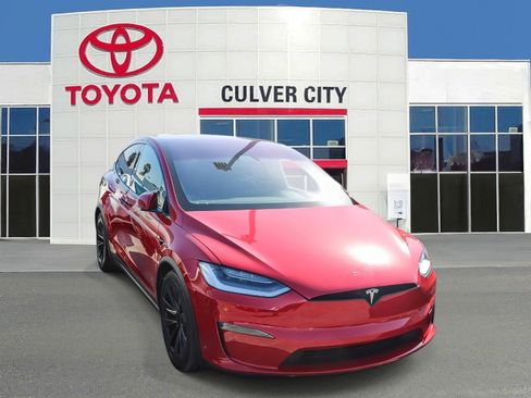 Used 2022 Tesla Model X Plaid image 1