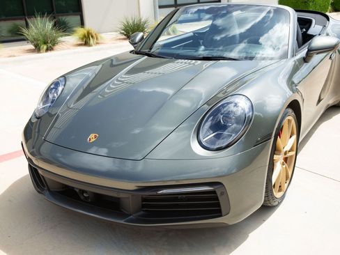 Used 2021 Porsche 911 Carrera S w/ Premium Package RWD image 19