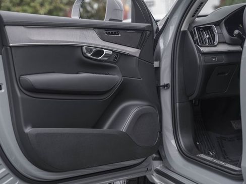 New 2026 Volvo XC90 B6 Ultra image 36