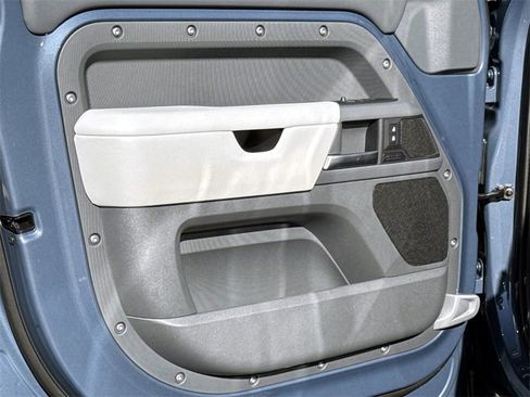 New 2026 Land Rover Defender 110 X-Dynamic SE image 16