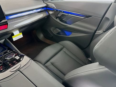 New 2026 BMW M5 Touring image 31