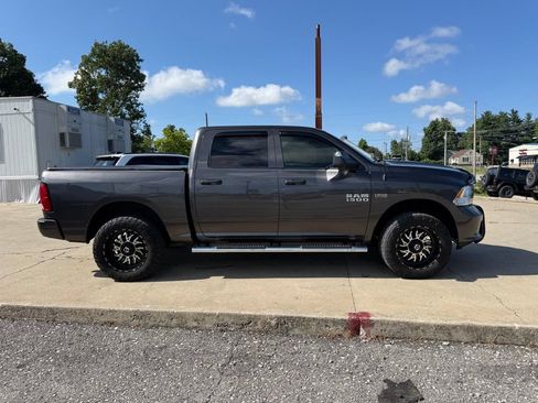 Used 2018 RAM 1500 Express w/ Express Value Package AWD/4WD image 5