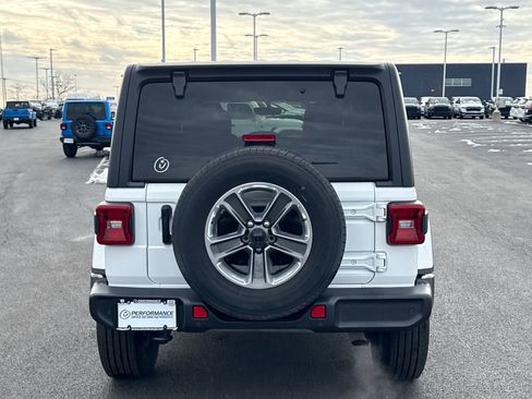 Used 2021 Jeep Wrangler Unlimited Sahara w/ Uconnect 4C Nav & Sound Group image 4