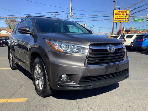Used 2015 Toyota Highlander Plus image 1