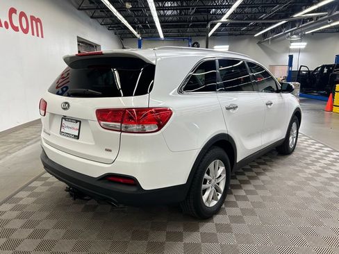 Used 2017 Kia Sorento FWD image 10