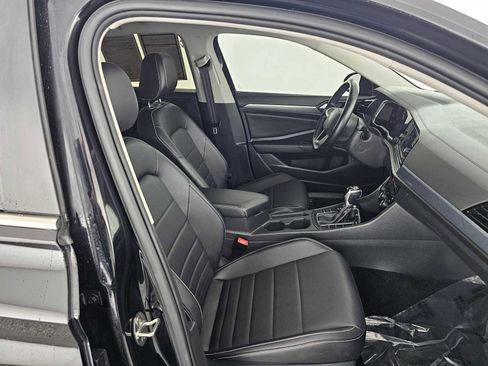 Used 2022 Volkswagen Jetta SE image 10