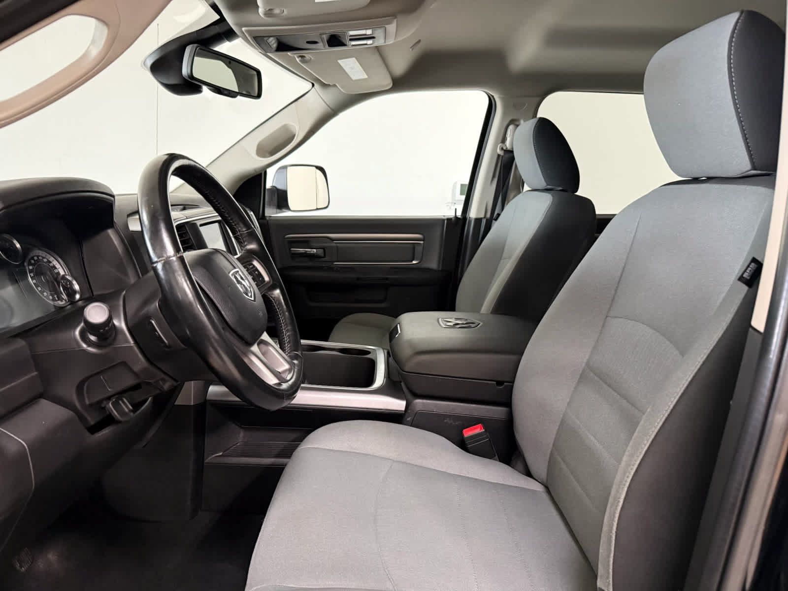 Used 2022 RAM 1500 Classic SLT w/ Electronics Convenience Group AWD/4WD image 13