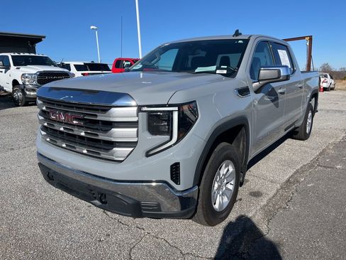 Used 2024 GMC Sierra 1500 SLE image 1
