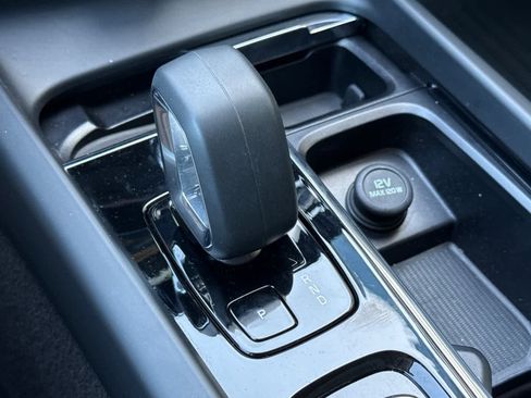 Used 2024 Volvo XC60 B5 Core image 24