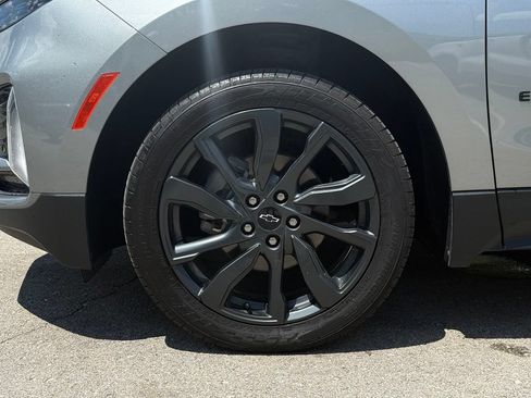 Used 2023 Chevrolet Equinox RS AWD/4WD image 5