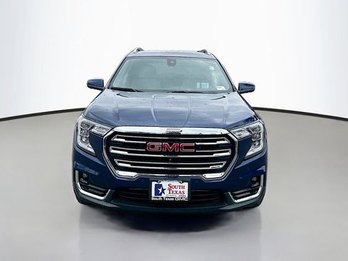 Used 2022 GMC Terrain SLT w/ Infotainment Package II FWD image 2